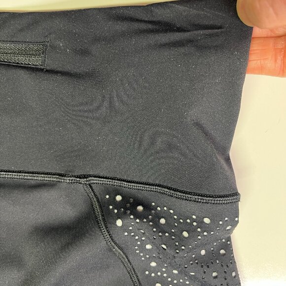 Lululemon Size 6 Colour Me Quick 7/8 Tight Black White Laser Cut - Picture 11 of 13
